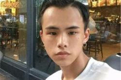 艾克里里怎么火的 搞怪风格与形象判若两人