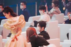 黄晓明Angelababy同框照曝光 不像离婚了呀