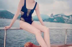 张舒雅隐退12年近况曝光 海边秀美腿身价破亿