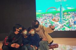 kimi长大后的样子 身高直逼174cm辣妈