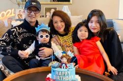 章子怡近照爆双下巴 为了家人不再猛减肥