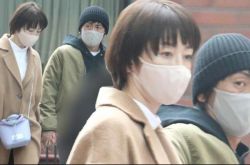 宫泽理惠48岁生日 老公森田刚逛街买礼物