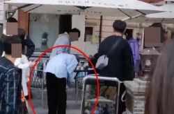 杨幂向导演鞠躬道歉怎么回事