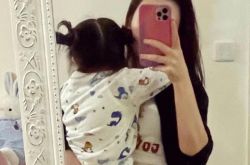 方媛晒女树熊式抱抱 郭富城勤练书法