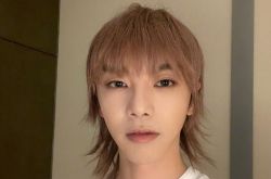 华晨宇粉雾长发新造型曝光 有妖气啦