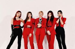 ITZY惊人身材曝光 腰跟大腿一样细