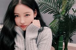 网红Risabae撞脸宣美走红 