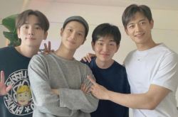 泰民今入伍 粉丝包围抢拍SHINee合体