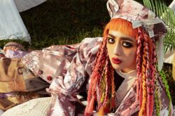 GEmma吴映洁casplay新高度 烟熏妆超狂登场