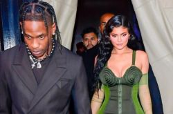 凯莉詹娜重返孩子爸怀抱复合 Travis Scott甜喊我老婆