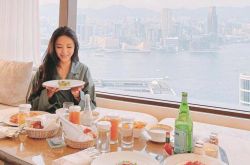 官恩娜为什么不红 潜水一年照顾家庭