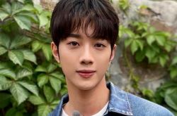 赖冠霖晒判决书告赢了 安心开展娱乐事业