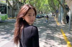 欧阳娜娜穿耳洞被抓包 欧阳龙泪崩担心女儿