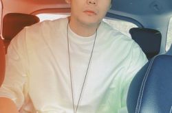 李荣浩晒自拍被退货怎么回事