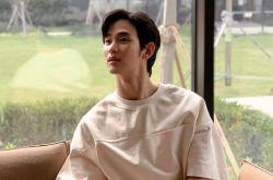 33岁金秀贤瘦了好多 骨感单薄身材惹人心疼