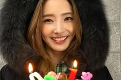 韩国芭比韩彩英近况 胖8斤一坐下柜子秒裂开