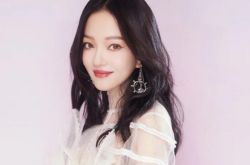 张韶涵靠歌声走出过往黑暗 Lara隔离变水电工