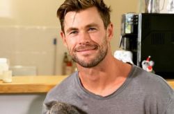 克里斯罕见嫩照曝光 从小帅到大怎么走红的呢