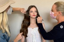 Mackenzie Foy长大了 20岁仙气更胜当年超美空灵近照曝光