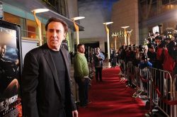 尼古拉斯凯奇街头赶拍新片 又被批街拍烂片