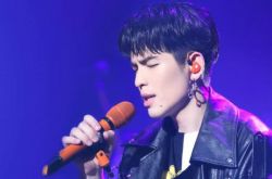 萧敬腾全新单曲彼得潘上线 MV裸上身破最大尺度