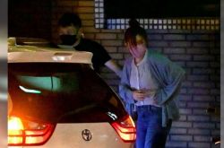 Selina忍胃痛工作 一结束紧急就医