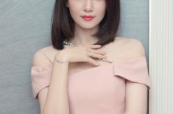 高圆圆冒皱纹显老态 笑称我比大家更知我长怎样