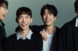 2AM久违7年回归 唱到一半音响突没声机智反应