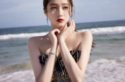 关晓彤生图锁骨消失 遭怼太壮了