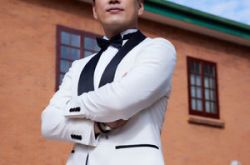 王耀庆主持ELLE风尚大典 撑场尬聊3小时