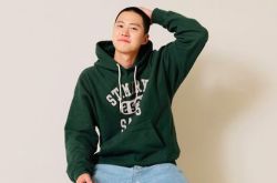 演员孔明今入伍 害羞摸摸平头