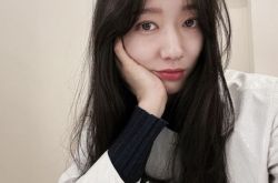 朴信惠结婚倒数3周 新年突晒素颜照谢老公