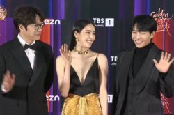 李多熙上身只有一块布 深V辣爆主持金唱片