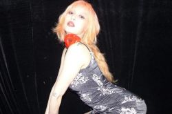 泫雅性感美人鱼裙长腿看光 吊带装侧开辣出天际