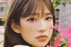 崔真实女儿崔俊熙与李侑菲所属公司YBLOOM签约