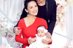 章子怡力挺汪峰不雅照事件：谁黑的醒妈去收拾Ta