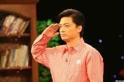 里约奥运中国国旗又出错? 崔永元提出质疑并指责