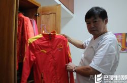 易思玲爸爸易泽军是谁 亲友团大赞易思玲是骄傲