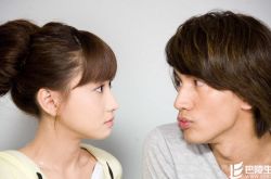 言承旭陈彦妃吻戏太深情 网友：在一起了?