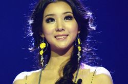 解读李小萌,第一次的亲密接触