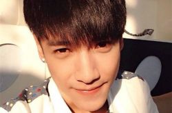 唱歌出道的演员,尴尬青涩的床戏