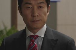 电视剧高产户非他莫属,年轻演员管他叫爸爸