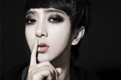 孔铭因酷似范冰冰而爆红,张馨予因清纯美貌圈粉无数