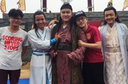 孔连顺微博搞怪卖萌,孔连顺女装扮相深入民心