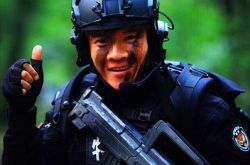 姜艺声硬汉形象, 姜艺声霹雳火