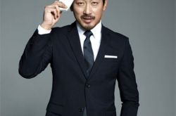 河正宇大喊羞愧只因被抓下体,河正宇个人资料