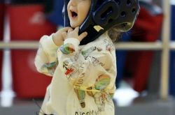 周嘉诚个人资料,周嘉诚成长经历