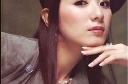 黄奕晒女儿,黄毅清开炮黄奕