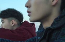 了解邓天熊作品的相关介绍,参演同性电影《多情愫，今安在》