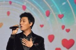 多亮参加好声音竟无缘进四强,  多亮新歌的封面帅气逼人